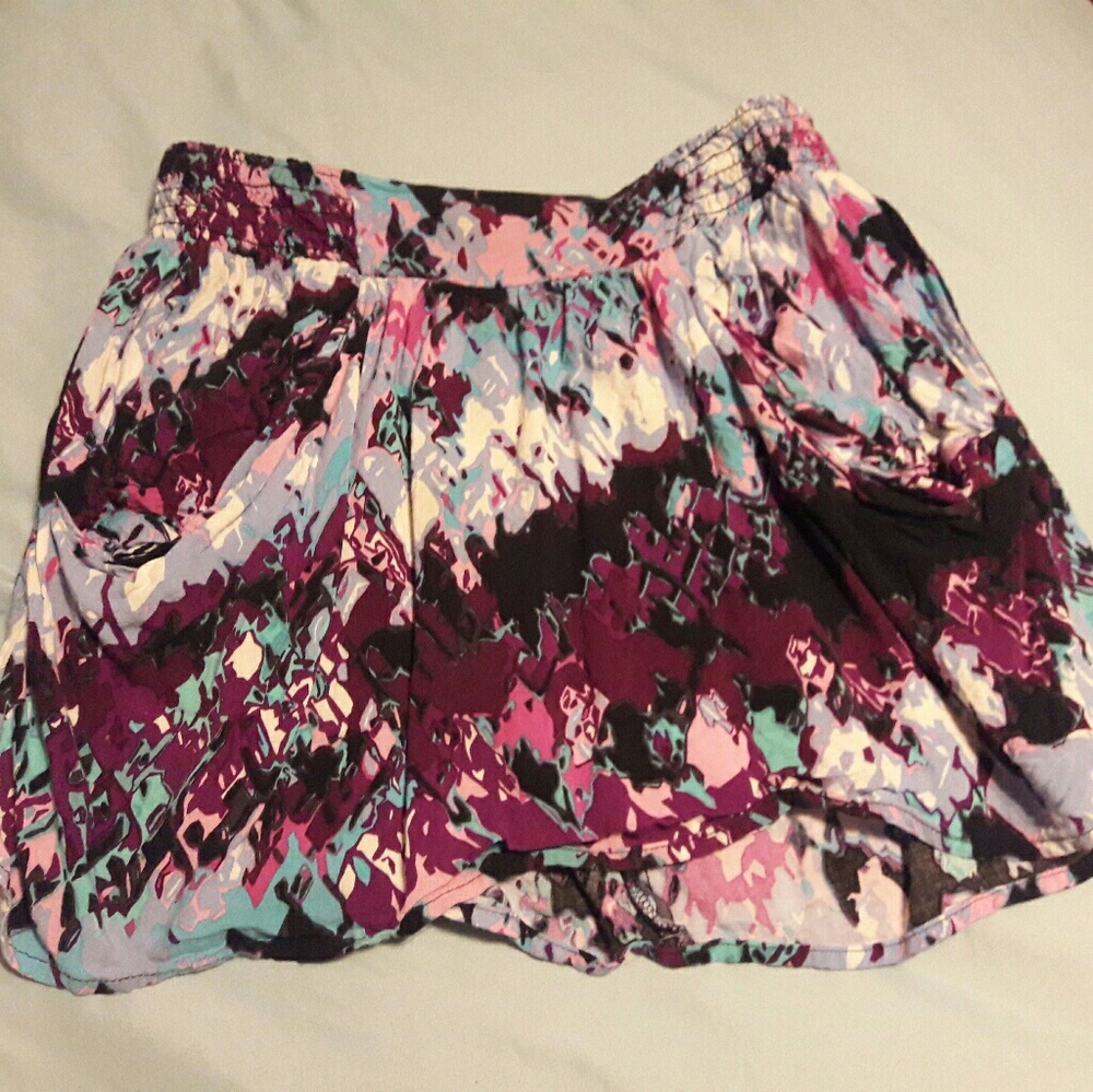 Skirt w/ pockets